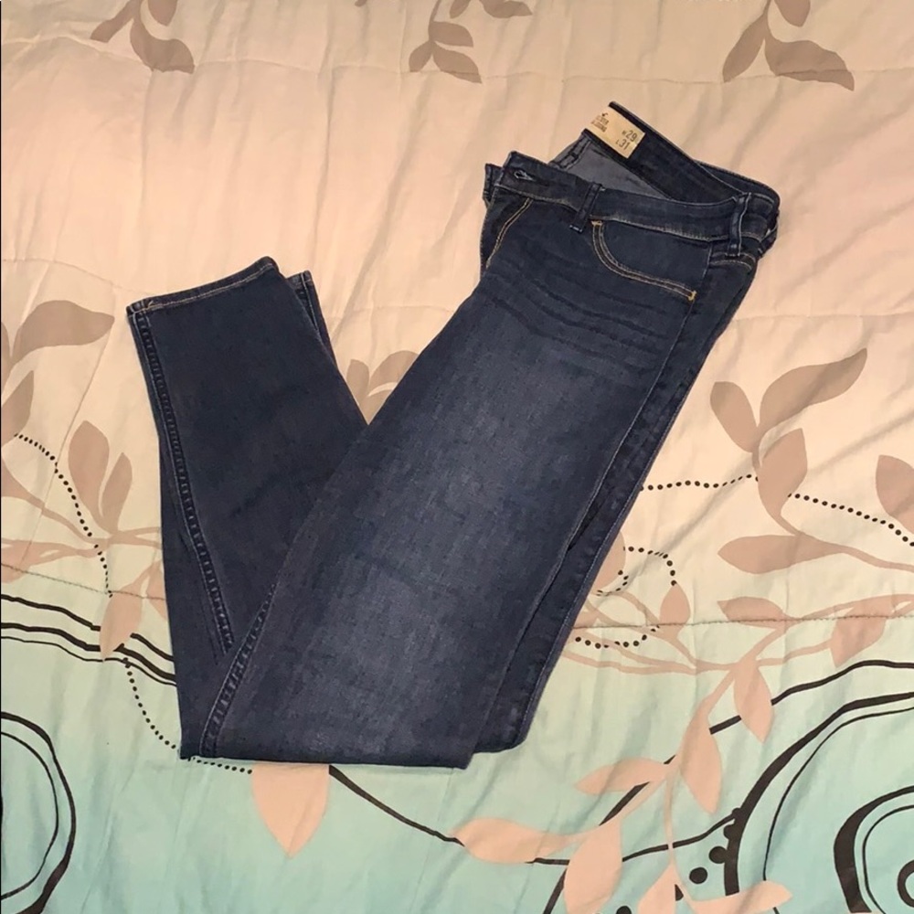 Hollister dark wash Jeans